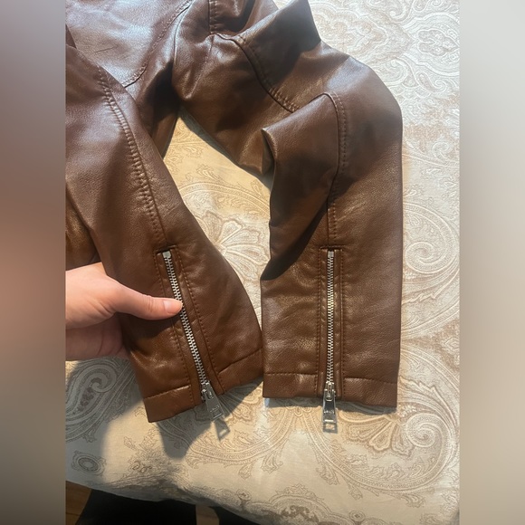 Levi’s vegan leather jacket - Picture 4 of 4